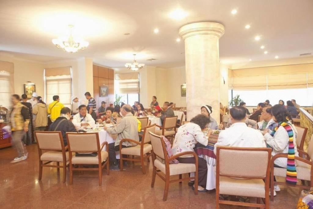 Cwd Hotel Hanoi Exteriör bild