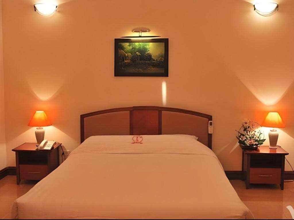 Cwd Hotel Hanoi Exteriör bild