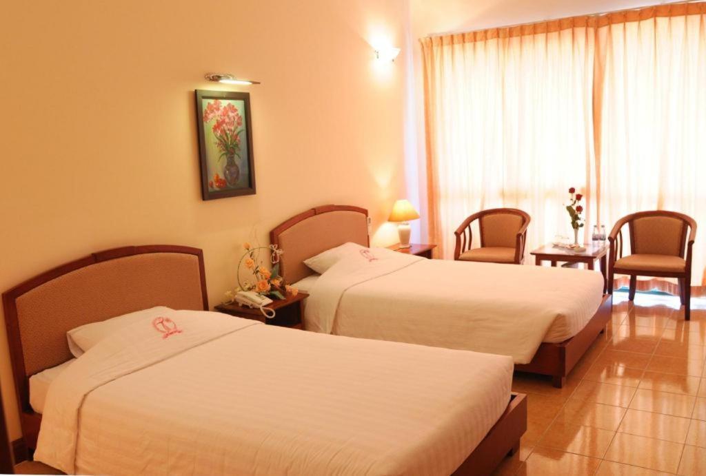 Cwd Hotel Hanoi Exteriör bild