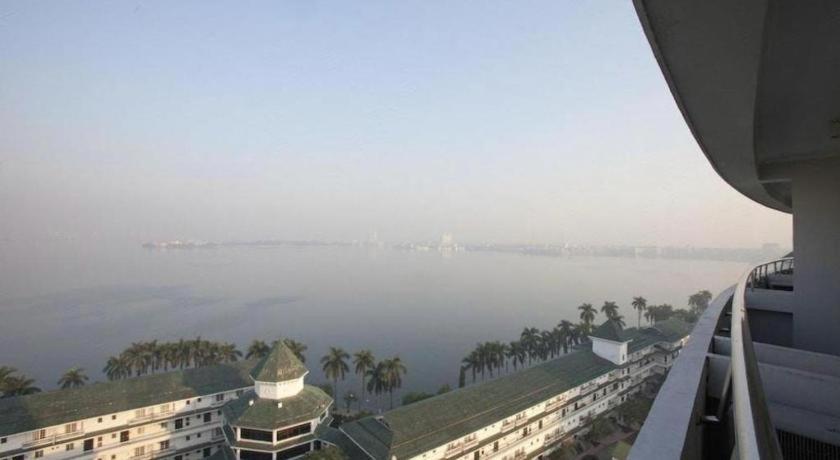 Cwd Hotel Hanoi Exteriör bild